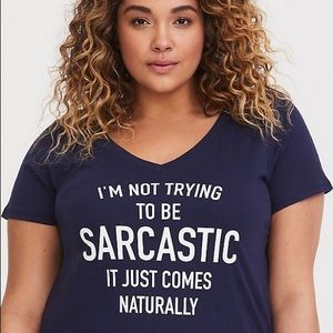 💥NWOT💥NAVY NATURALLY SARCASTIC FITTED TEE